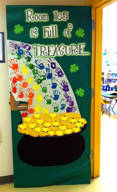 Heighten interest with students' participation for this door display. For a writing connection, have youngsters write to respond to the title (writing positive characteristics and traits about their classmates). St Patricks Day Classroom Door, Kiddie Academy, Kindergarten Halloween, St Patricks Day Crafts For Kids, San Patrick, Butterfly Room, Preschool Bulletin, Preschool Bulletin Boards, Teacher Doors