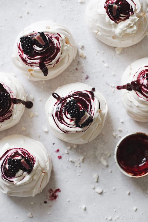 Blackberry Sauce, Pavlova Cake, Pavlova, Coconut Cream, Meringue, Food Styling, Whipped Cream, Blackberry, Frosting