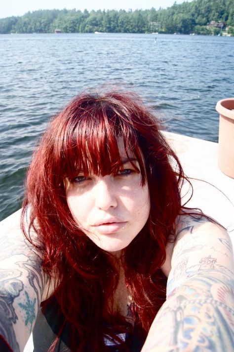 love Mia Tyler's color Mia Tyler, Loving Your Body, Redheads, Actresses, Long Hair Styles, Hair Styles, Hair, Beauty, Color