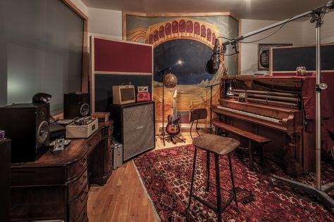 Electric Lady Studios Nyc, 70s Recording Studio Aesthetic, Vintage Recording Studio Aesthetic, Electric Lady Studios, Vintage Music Studio, Recording Studios, Recording Studio Aesthetic, Bohemian Studio, Music Studio Design