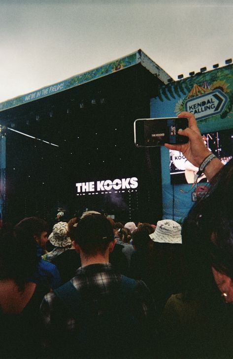 festival, festival photography, concert, concert photography, photography, film, disposable camera, festivals on film, kendal calling, the kooks concert Film Disposable Camera, Kendal Calling, Disposable Camera Photography, Festival Photos, Festival Photography, The Kooks, Disposable Camera, Photography Film, Concert Photography