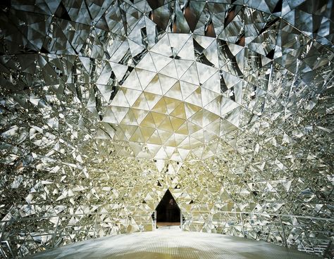 The centerpiece of Swarovski Crystal Worlds in Wattens is the Crystal Dome. Built in line with the construction principles of a geodesic dome by Buckminster Fuller, the Crystal Dome with its 595 mirrors gives the viewer the feeling of being inside a crystal. The multi-faceted walls refract sound and light many times over – only gradually revealing hidden works of art. Giant Crystal, Innsbruck, Mirror Art, Land Art, Sparkling Crystal, Installation Art, Austria, The Good Place, Swarovski Crystals