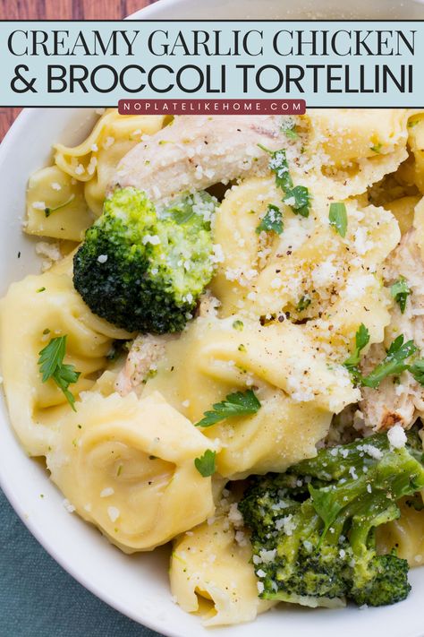 Creamy Garlic Chicken and Broccoli Tortellini is an easy comfort food, pasta weeknight dinner that’s a delicious, hearty, meal-in-one. It’s ready in just 20 minutes! Garlic Chicken And Broccoli, Broccoli Tortellini, Chicken Broccoli Pasta Recipes, Garlic Tortellini, Easy Quick Dinner, Low Cal Diet, Tortellini Bake, Broccoli Bake, Chicken Tortellini