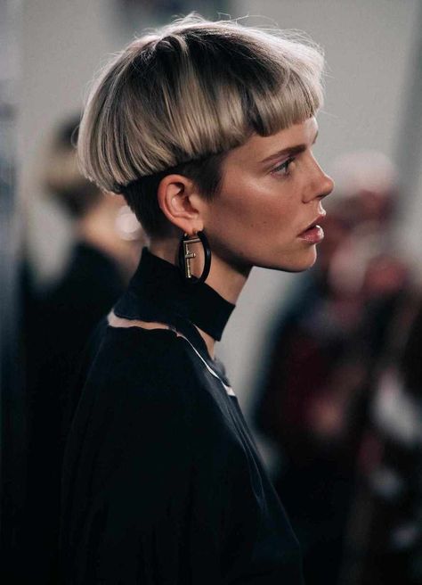 15 Tomboy Short Hairstyles to Look Unique and Dashing | Hairdo Hairstyle Magazine Lifestyle, Bowl Haircuts, Choppy Hair, Bowl Cut, Hair And Beauty, Hair Reference, Def Leppard, Long Hairstyles, Trendy Short Hair Styles