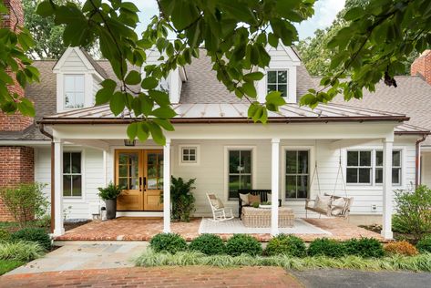 50 Front Porch Ideas to Elevate Your Home’s Curb Appeal | Architectural Digest Front Porch Ideas White House, Non Covered Front Porch Ideas, Inviting Front Porch, Front Porch With Metal Roof, Simple Front Porch Landscaping, Flat Porch Roof, White Brick Front Porch, Landscape Around Front Porch, Front Porch Construction Ideas