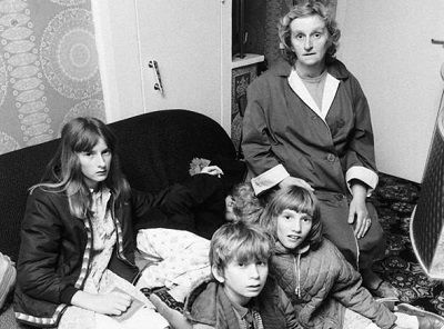 Poltergeist d'Enfield Enfield Poltergeist, American Horror Movie, Ghost Movies, Paranormal Activity, Ghost Hunting, The Conjuring, Horror Movies, Hollywood, Couple Photos