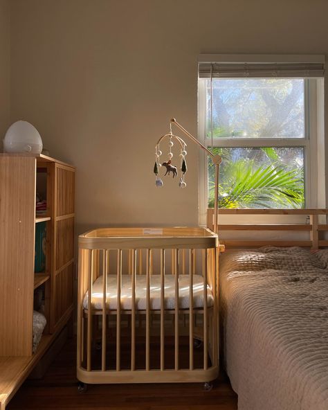 3 Reasons The Nestig 3-In-1 Crib Is Worth Every Penny Next To Me Crib, Prep For Baby, Twin Cribs, Cosleeping Bed, Wood Crib, Record Room, Modern Crib, Best Crib, Baby Shower Theme Decorations