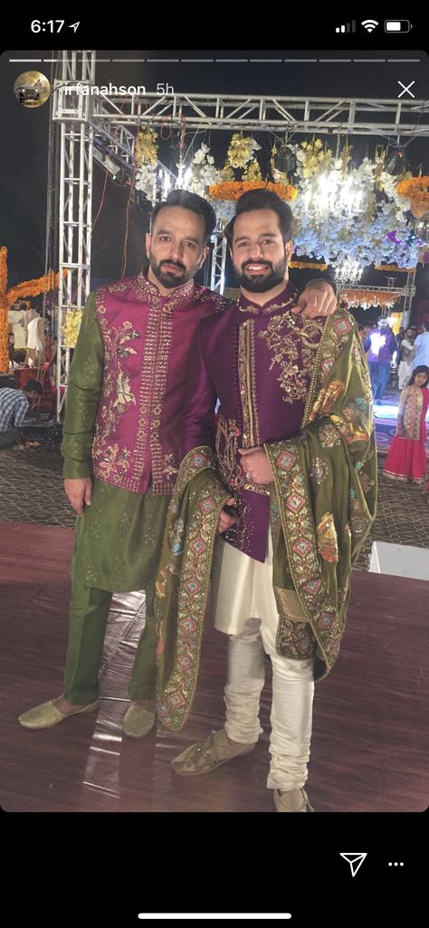 Mehndi Dress For Boys, Boy Mehndi, Pajama Men, Kurta Pajama Men, Mehndi Dress, Mehndi Dresses, Dressing Ideas, Wedding Outfit Men, Casual Dressing