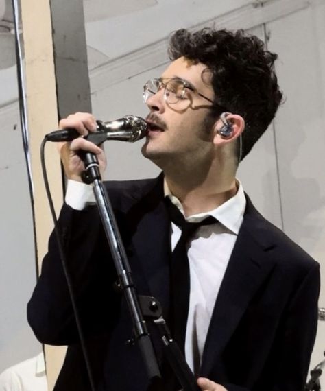 Matty Healy Mustache, Matty Healy Hair, The 1975 Matthew Healy, Ratty Healy, This Must Be My Dream, Matty 1975, What A Shame, Matthew Healy, George Daniel