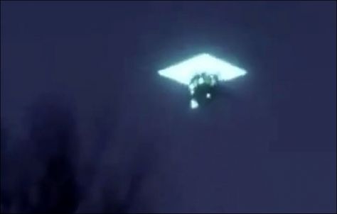 Bizarre diamond-shaped 'UFO' swallows another unidentified flying object in the night sky Ufo Aesthetic, Mara Sov, Ufo Evidence, High Strangeness, Perry Rhodan, Ufo Art, Unidentified Flying Object, Secret Space, Aliens And Ufos