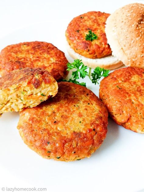 Red Lentil Burgers | Foodtalk Red Lentil Burger Recipe, Lentil Burger Recipe, Lentil Cakes, Lentil Cake, Red Lentil Recipes, Lentils And Quinoa, Lentil Burgers, Healthy Vegetable Recipes, Hot Dog Recipes