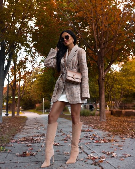 Quebec City Aesthetic, Fall Mini Skirt Outfit, Fall Mini Skirt, Mia Mia Mine, Patent Leather Leggings, Mia Mia, Fall Outerwear, Belted Blazer, Fall Mini