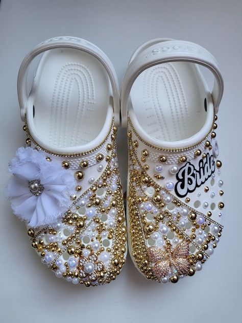 Wedding Crocs Shoes, Wedding Crocs, Bedazzled Crocs, Shoes For Brides, Crocs Ideas, Lined Crocs, Bride Elegant, Crocs Fashion, Wedding Shoes Bride