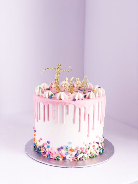 Second Birthday Cake Girl, Birthday Cake 2 Year Girl, 2nd Birthday Cake Girl, Second Birthday Cake, Second Birthday Cakes, Twin Birthday Cakes, 2 Birthday Cake, Birthday Inspo, Girl 2nd Birthday