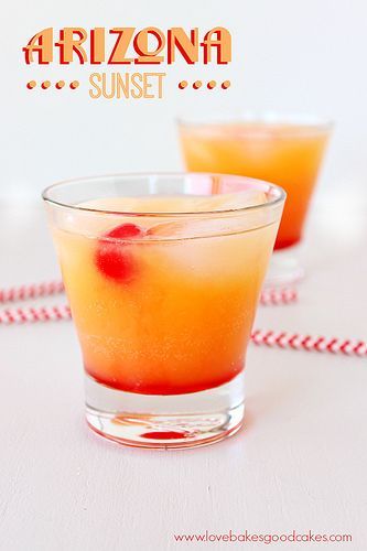 Arizona Sunset - a fun non-alcoholic drink, perfect for warmer weather! #drink #beverage #non-alcoholic Sunset Drink Recipe, Punch Nonalcoholic, Summer Drinks Nonalcoholic, Love Bakes Good Cakes, Good Cakes, Virgin Drinks, Sunset Drink, Gin Sour, Party Drinks Alcohol