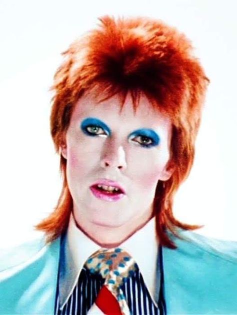 David Bowie Life On Mars, David Bowie Makeup, Bowie Life On Mars, David Bowie Pictures, Aladdin Sane, Life On Mars, Ziggy Stardust, Glam Rock, Most Beautiful Man