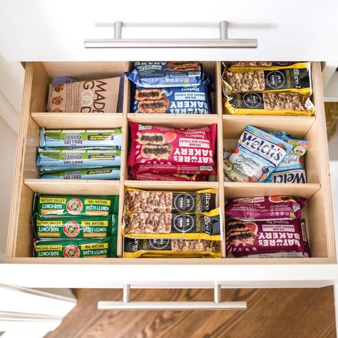 Snacks Drawer, Healthy Snack Drawer, Build A Drawer, Snack Bin, Pantry Drawer, Desk Snacks, Snack Drawer, Luxury Baby Room, Snack Boxes Healthy