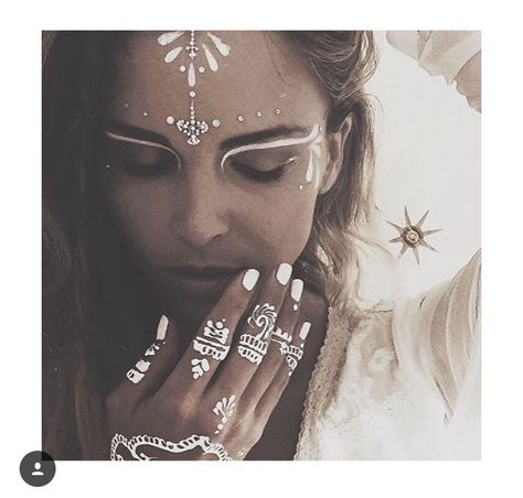 Festival face paint inspiration. Beyond beautiful. For easy removal, use your Clarisonic facial cleansing device with your favorite cleanser. Makeup Coachella, Bodysuit Tattoos, Festival Face Paint, Coachella Makeup, Boho Makeup, Festival Makeup Rave, Festival Make Up, Festival Makeup Glitter, Drag Make-up