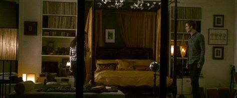 Bella Swan Bedroom, Movie Sences, Isle Esme, Swan Bedroom, Cullen House, Twilight House, Bella And Edward, Edward And Bella, The Cullen