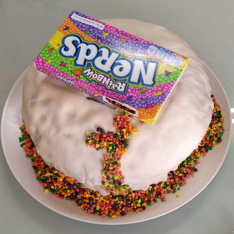 Tarta de nerds chuche con caja Nerds Cake, Nerd Cake, Nerd Birthday, Candy Birthday Cakes, Nerds Candy, Cake Candy, 10th Birthday, Party Time, Birthday Cake