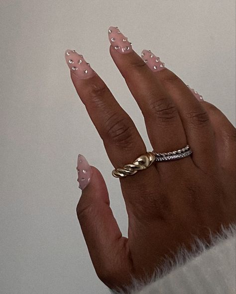 Silver Nails Sparkle, Tinsel Nails, Gold Silver Nails, Cristal Nails, Holiday Nail Inspo, Nails Sparkle, Nails Silver, Holiday Nail, Silver Nails