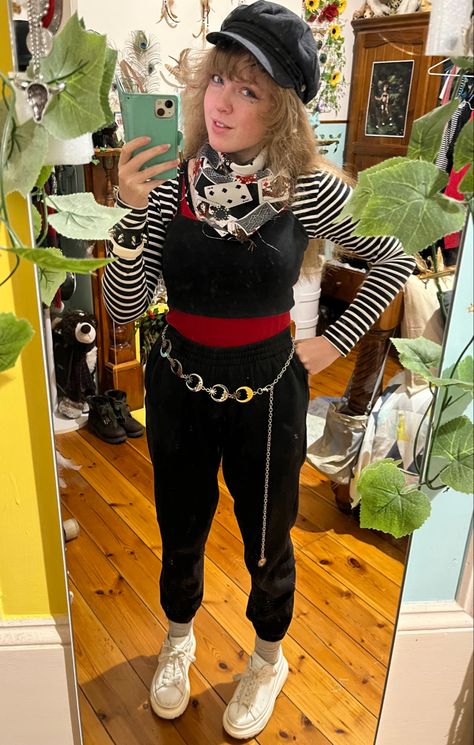 Jester Inspired Outfit, Casual Clown Outfit, Courtly Jester, Clowncore Outfit, Jester Outfit, Non Binary Fashion, Casual Steampunk, Style 2025, Nature Outfits