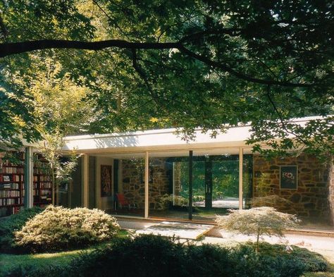 Hooper House Hooper House, Modernist House, Midcentury Home, Mid Century Architecture, Marcel Breuer, Casa Container, Courtyard House, Mid Century Modern House, House Goals