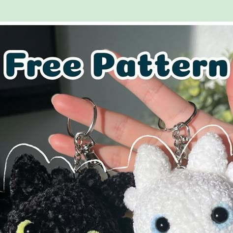 Crochet Best Friend Keychain, Toothless Free Crochet Pattern, Crochet Pattern Free Keychain, Toothless Amigurumi Free Pattern, Cute Crochet Keychain Patterns, Toothless Crochet Pattern Free, Cute Crochet Patterns Free Amigurumi, Crochet Patterns Keychain, Crochet Keychains Patterns Free