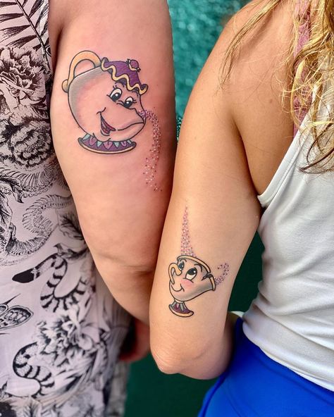 Mom Daughter Tattoo, Tattoo Designs For Couples, Matching Tattoo Designs, Matching Disney Tattoos, Chip Tattoo, Simbols Tattoo, Mommy Daughter Tattoos, Disney Inspired Tattoos, Disney Sleeve Tattoos