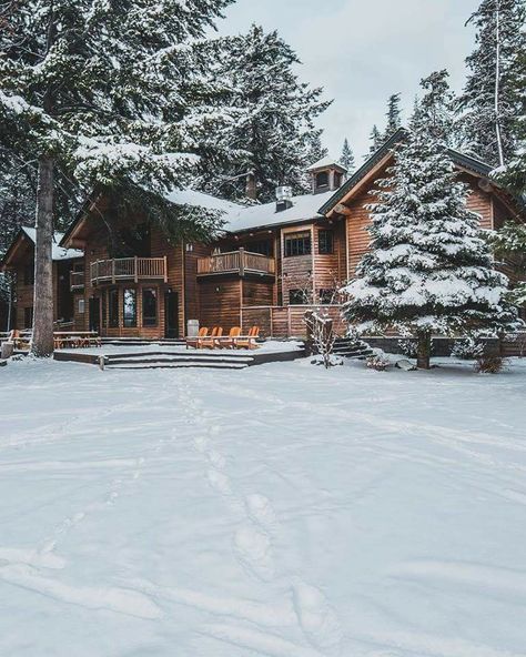 Credence Penelope Douglas, Raindrops And Roses, Little Cabin In The Woods, Penelope Douglas, Winter Cabin, Little Cabin, Log Cabin Homes, Winter Scenery, Cabins And Cottages