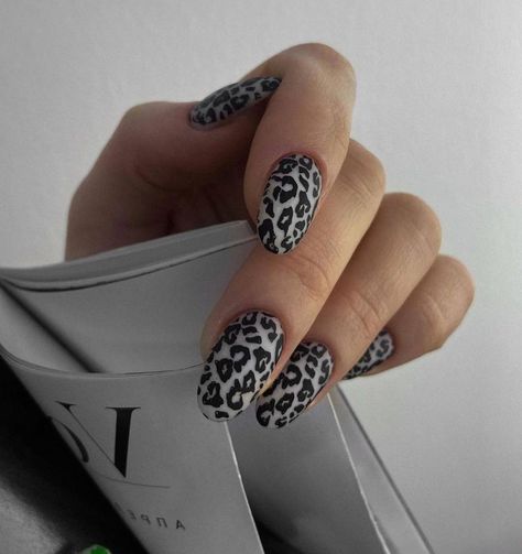 Nail Art Aesthetic, Nail Tech Quotes, Nail Salon Decor, Punk Nails, Romantic Nails, Minimal Nails, Work Nails, Nail Idea, Nail Photos