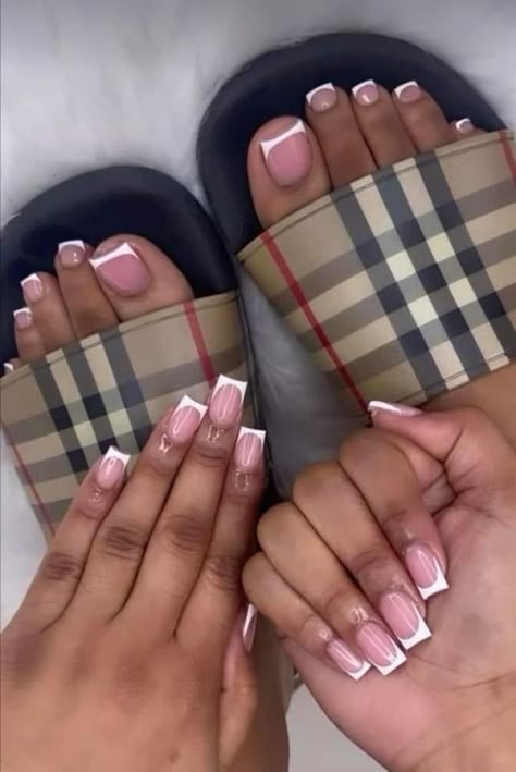 White French Tip Pink Base, White French Tip With Pink Base, French Tip Nails With Pink Base, Pink Base White French Tip, French Tip With Pink Base, Pink Base French Nails, Pink And White French Tip, Hello Kitty Colouring, White French Nails