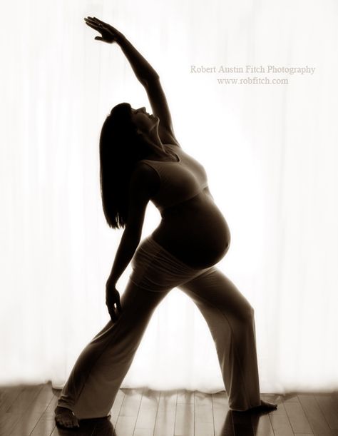 I love the idea of a mother-to-be in WARRIOR POSE! Prenatal Exercises, Pregnant Yoga, Yoga Pregnancy, Photos In Nyc, Pregnancy Poses, Yoga Shoot, Pregnant Photoshoot, Maternity Yoga, Yoga Prenatal