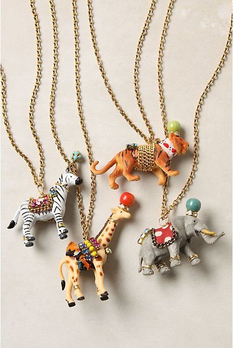 circus animals Diy Collier, Circus Animals, Party Animals, Plastic Animals, Pet Necklace, Bijoux Diy, Animal Party, Diy Accessories, Diy Necklace