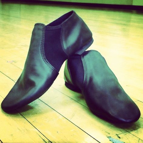 jazz dance shoes Jazz Shoes Aesthetic, Pjo Aesthetic, Dance Shoes Jazz, Dance Comp, Shoes Aesthetic, Jazz Shoes, Dance Clothes, Team Mom, The Dancer