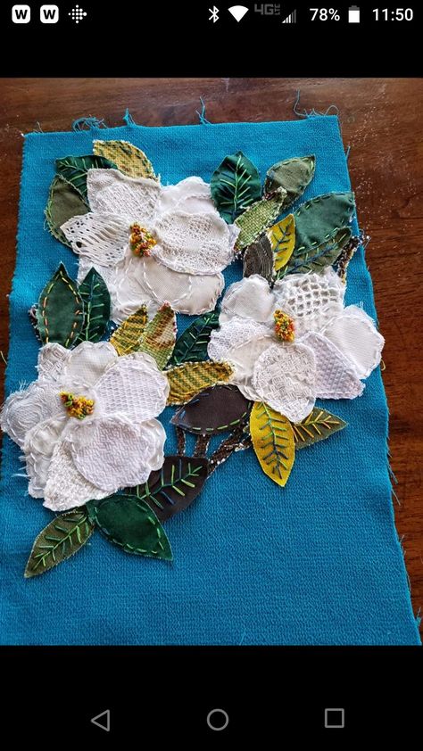 Cloth Collage Art Fabrics, Fabric Flower Applique, Slow Stitching Textile Art, Ribbon Embroidery Designs, Slow Stitching Projects, Fabric Art Tutorials, Patchwork Flowers, Applique Art, Textile Art Embroidery