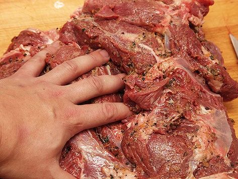 Cooking Leg Of Lamb, Lamb Sandwich, Butterflied Leg Of Lamb, Leg Of Lamb Recipe, Lamb Roast Recipe, Boneless Leg Of Lamb, Lamb Leg Recipes, Slow Roast Lamb, Lamb Recipe