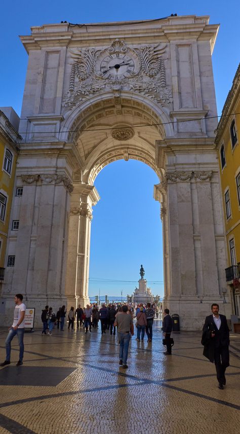 Lisbon Astethic, Lisbon Portugal Aesthetic, Evora Portugal, Lisbon Portugal Travel, Italy Vibes, Portugal Lisbon, Lisbon Travel, Europe Summer, Dream Travel Destinations