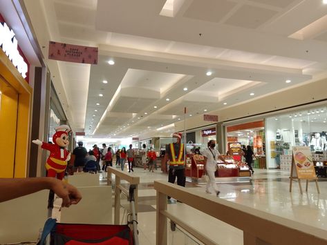 Send it to your friends and pretend your in the mall ( but only Filipino's bc this mall is SM ) Mall Prank Picture, Sm Mall Prank, Sm Mall Prank Picture, Prank Your Friends, Sm Mall, Manila Philippines, Birthday Wishlist, Send It, Business Plan