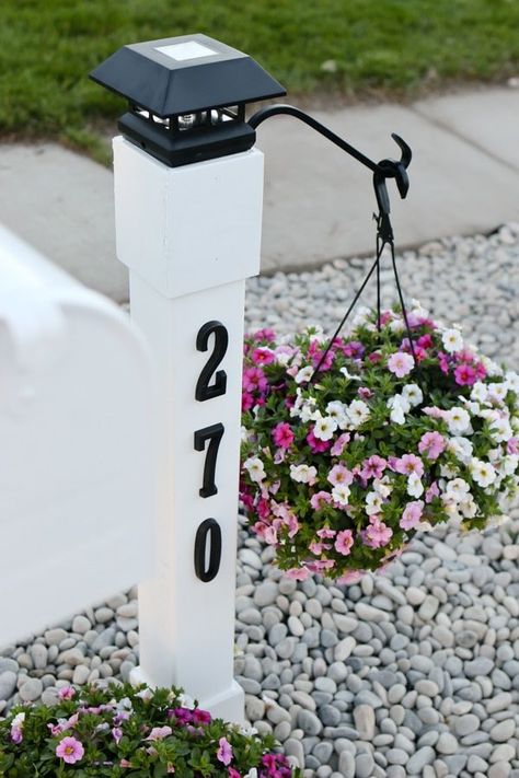 Upgrade your curb appeal by giving your mailbox a makeover! Step by step instructions for this cottage style customized mailbox and address post. #curbappeal #mailbox Mailbox Makeover, Mailbox Landscaping, Address Post, Front Yards Curb Appeal, Diy Curb Appeal, Front Yard Garden, House Landscape, Front Yard Landscaping Design, Bed Ideas