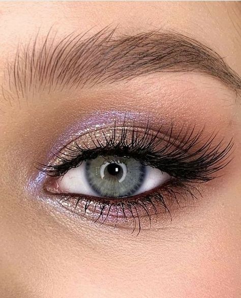 Autumn Makeup Blue Eyes, Make Up For Blondes With Blue Green Eyes, Make Up With Silver Outfit, Eyemakeup For Blue Eyes, Best Eyeliner For Blue Eyes, Taupe Eyeshadow Look, Neutral Makeup Looks For Blue Eyes, Puppy Eye Makeup, Eyeshadow Looks Blue Eyes