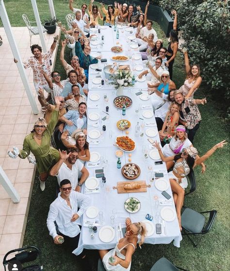 Slim Aron Photography, Wedding 30 People, Slim Aaron’s Wedding, Slim Aaron’s Themed Party, Slim Aaron’s Party, 40 People Wedding, Slim Aarons Party Theme, Diner Party Outfit, Slim Aarons Aesthetic