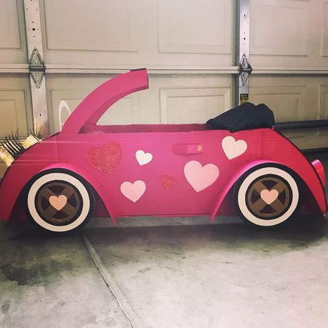 Diy Barbie Cardboard Car, Cardboard Barbie Car, Car Made Out Of Cardboard Boxes, Diy Box Cars For Kids, Cardboard Cars For Kids Drive In, Kindy 500 Cars, Barbie Cardboard Box Car, Diy Box Car, Kindy 500 Cars Cardboard Boxes