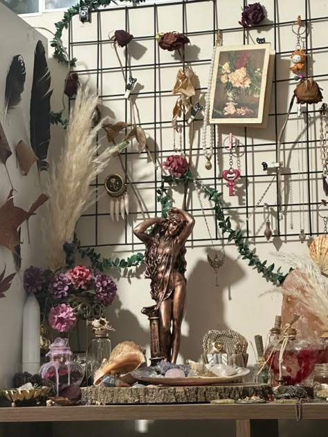 #aphrodite #altar #pagan #mythology #witch #worship #aphroditealtar Greek Gods Room Aesthetic, Altar To Persephone, Dark Feminine Altar, Alters For Aphrodite, Aphrodite Worship Aesthetic, Altar For Persephone, Pagan Altar Aesthetic, Ares Altar Ideas, Altar Aesthetic Witch