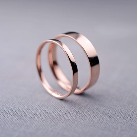 Smooth, simple rose gold wedding bands.  By Lily Emme. | http://emmalinebride.com/planning/rose-gold-wedding-ideas/ Gold Wedding Bands, Cheap Wedding Rings, Antique Engagement Ring, Wedding Rings Rose Gold, Rose Gold Wedding Bands, Wedding Rings Vintage, Rose Gold Wedding, Gold Wedding Rings, Gold Wedding Band