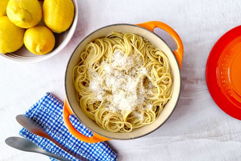 Spaghetti al Limone | Le Creuset® Official Site Creuset Recipes, Le Creuset Recipes, Couscous Recipes, Dutch Oven Recipes, Cheesy Sauce, Recipe Notes, Oven Cooking, Oven Recipes, Italian Dishes