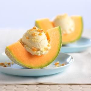 FRESH CANTALOUPE WITH VANILLA ICE CREAM AND ALMOND PRALINE  This recipe makes a generous amount of praline, which keeps for weeks in an air-tight jar or container. Cantaloupe Recipes, Seasonal Food, Soft Serve, Frozen Desserts, Frozen Treats, Vanilla Ice Cream, Baby Food Recipes, Melon, Sweet Tooth