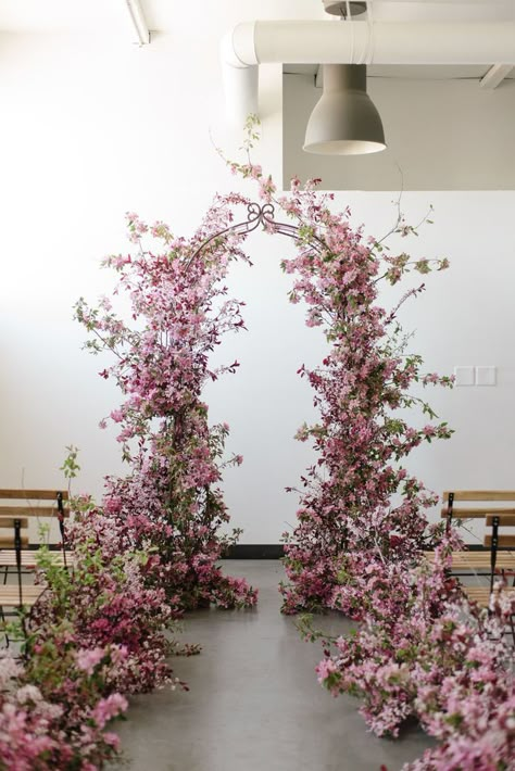 Natural Installations for wedding ceremony free-standing arch, purple flowers, wild, organic ceremony arch Arch Designs, Wedding Ceremony Ideas, Wedding Chalkboard Signs, Flower Wall Wedding, Floral Wedding Decorations, Flower Installation, Blue Hill, Decor 2024, Chalkboard Wedding