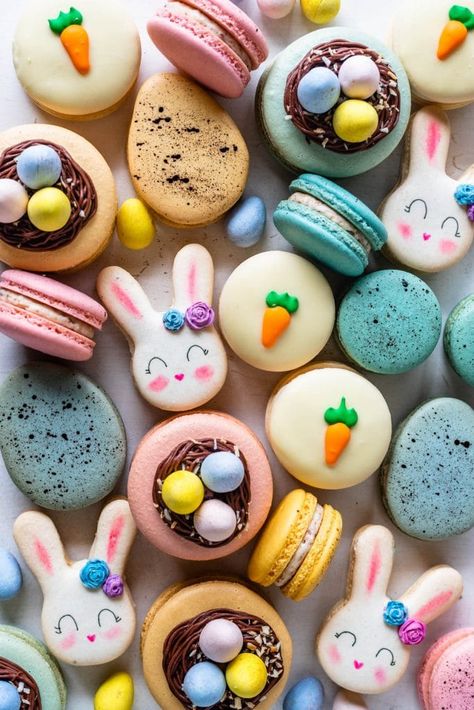 Macarons Easter, Easter Macaroons, Easter Macarons, Beautiful Macarons, Wallpapers Food, Macaron Template, Creative Easter Baskets, Macarons Macaroons, Cadbury Eggs