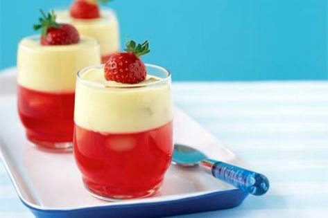 Desserts Layered, Jelly Custard, Custard Dessert Recipes, Jelly Salad, Desserts In A Glass, Custard Recipe, Jelly Desserts, Jelly Cups, Custard Desserts